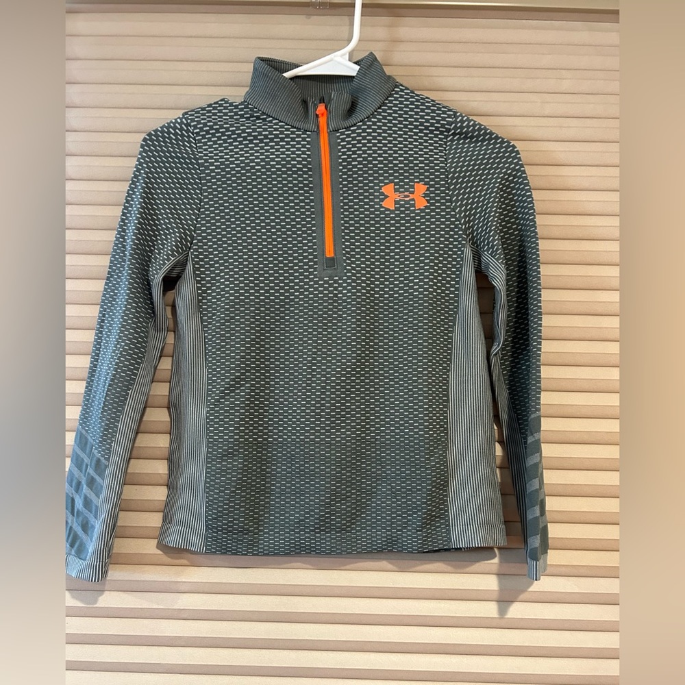 Boys Under Armour Quarter Zip size YSM